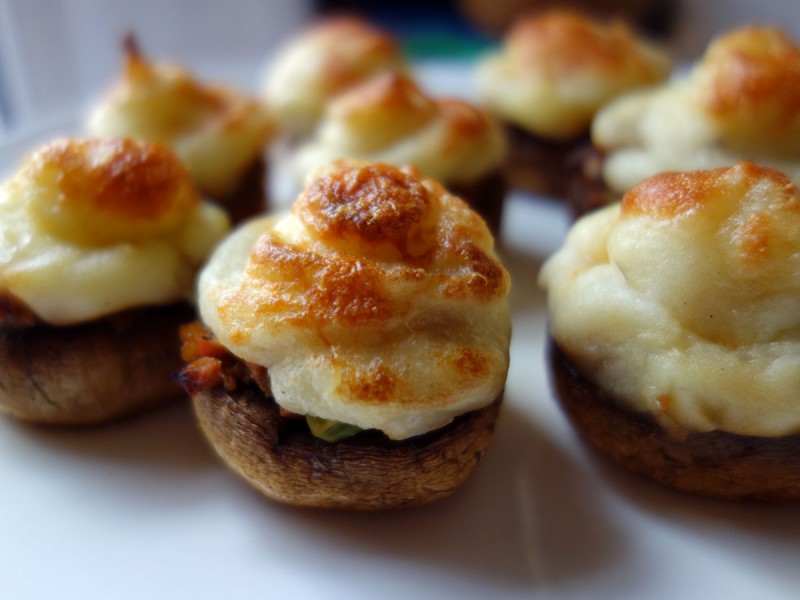 Jackie Gordon Singing Chef - How to Make Shepherd’s Pie Stuffed Mushrooms