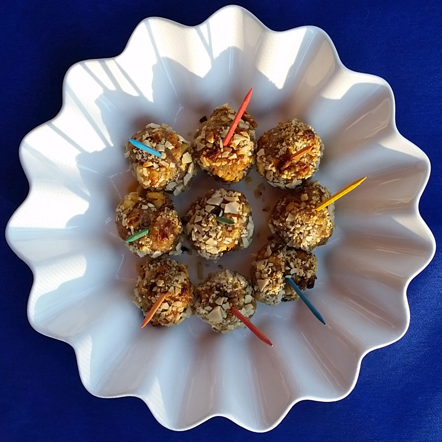 http://www.jackiegordon.com/images/photos/fall-fowl-balls-turkey-meatballs-900px.jpg