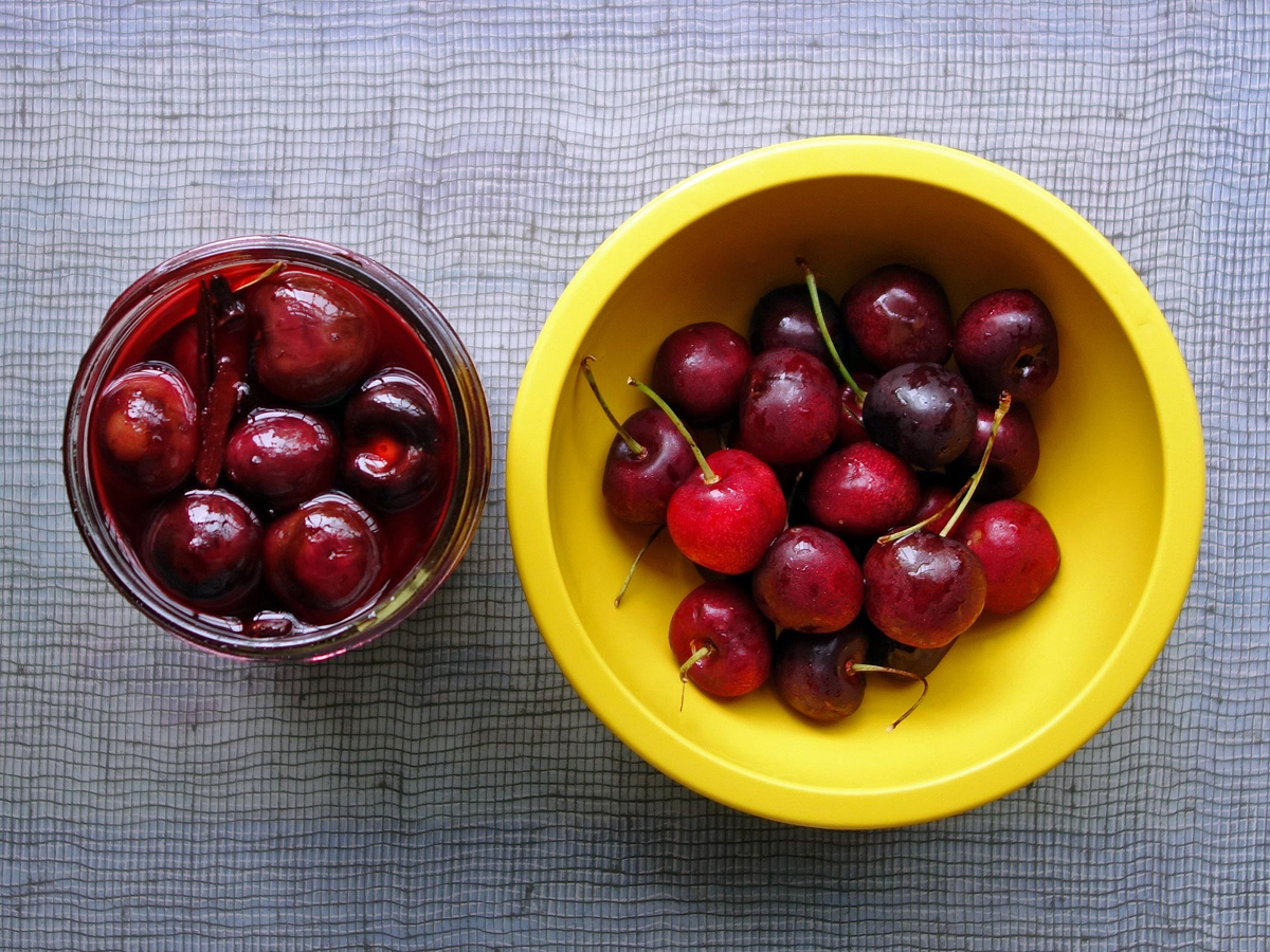 Jackie Gordon Singing Chef - The Diva That Made Pickled Cherries